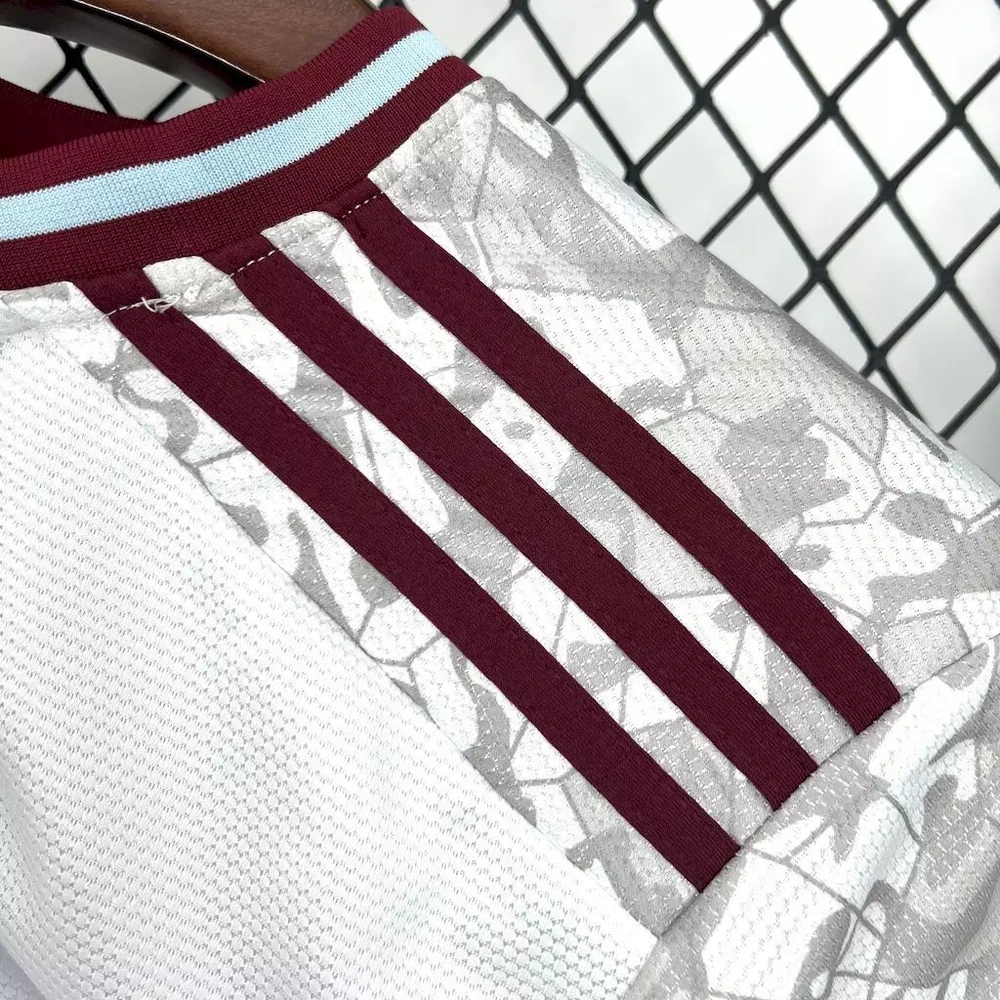 Aston Villa 2025/26 3ª Equipación - Versión Fan vista 3