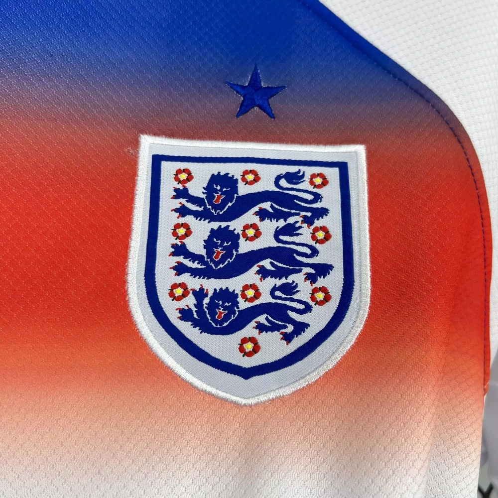 Selección de Inglaterra 2025/26 1ª Equipación - Versión Jugador Manga Larga vista 3