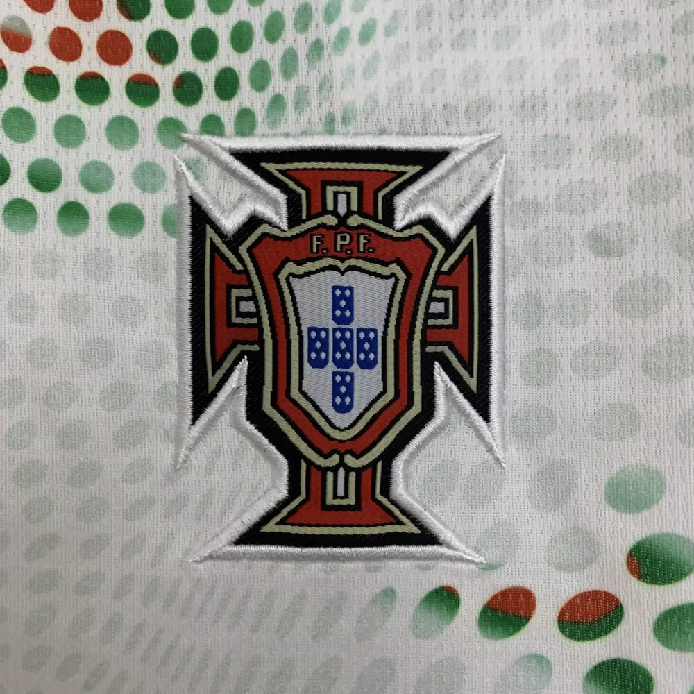 Selección de Portugal 2025/26 2ª Equipación - Versión Fan Mujer vista 3