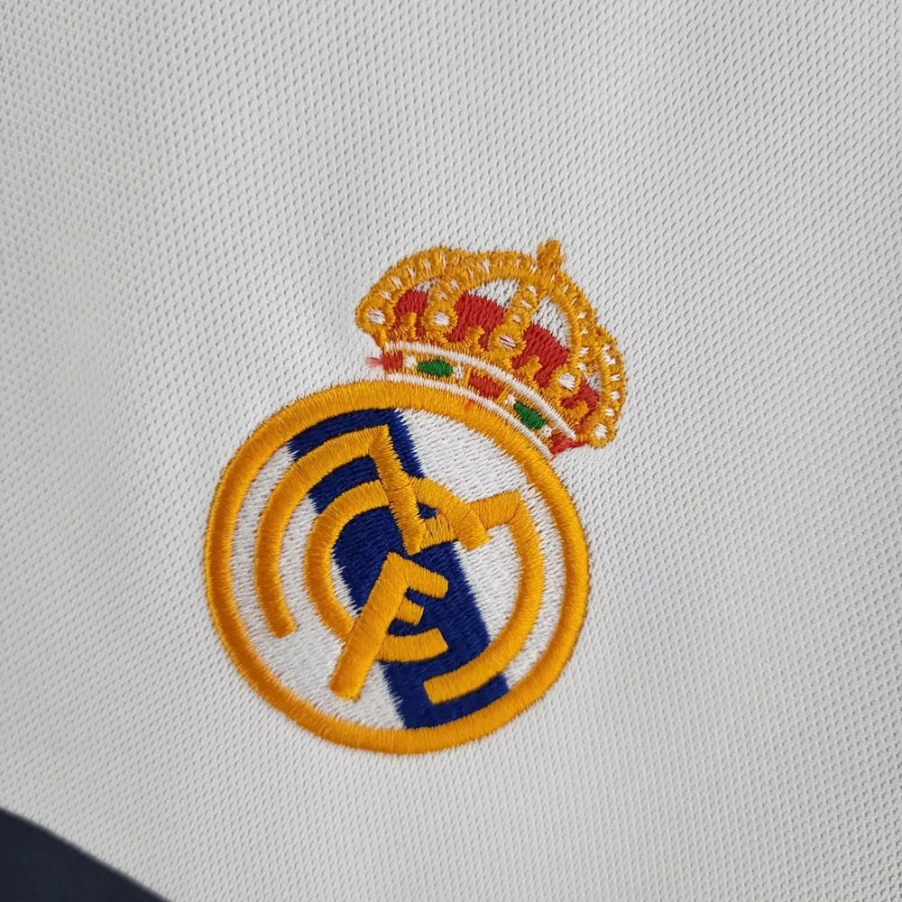 Real Madrid 2000/01 Edición Retro - Versión Fan Manga Larga vista 3