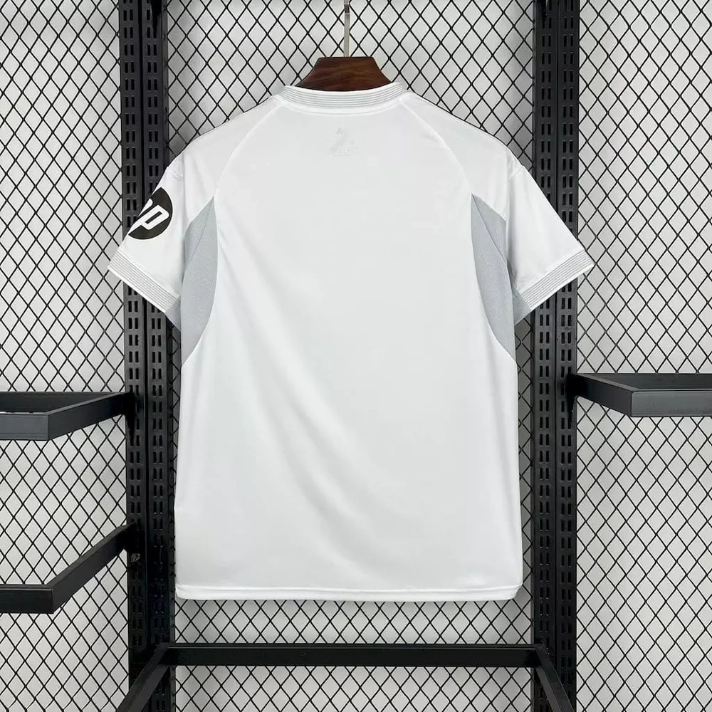 Real Madrid 2025/26 1ª Equipación - Versión Fan Dorsal