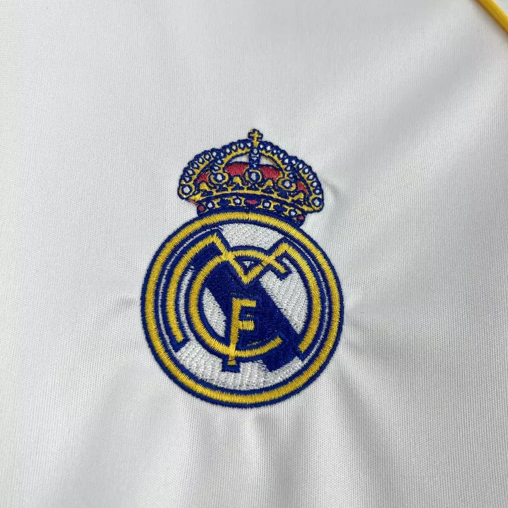 Real Madrid 2025/26 1ª Equipación - Versión Fan vista 4