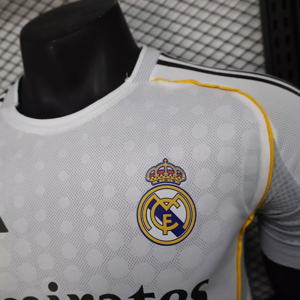 Real Madrid 2025/26 1ª Equipación - Versión Jugador vista 4