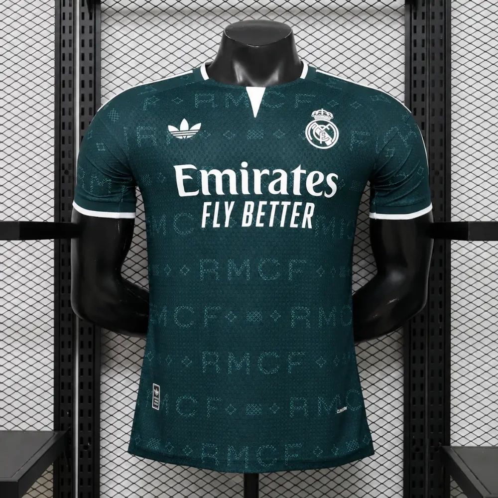 Real Madrid 2026/27 2ª Equipación (Rosa) - Versión Jugador